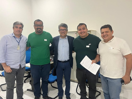 Diretoria em reunião sobre a Convenção Coletiva de Trabalho
